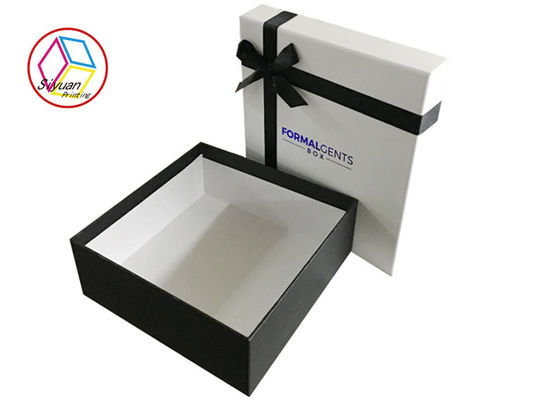 ประเทศจีน กล่องของขวัญกระดาษแฟนซีรีไซเคิล / กล่องของขวัญสีขาวล้วนพร้อมกุทัณฑ์ โรงงาน