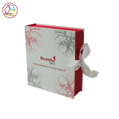 ประเทศจีน กล่องของขวัญเครื่องสำอางค์สีแดง / กล่องแต่งหน้ากระดาษแข็งใบรับรอง ISO9001 โรงงาน